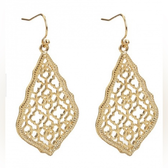 Jewelry - Elegant Gold Plated Filigree Earrings